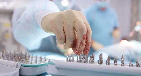 کاربرد دستگاه CNC در صنایع پزشکی