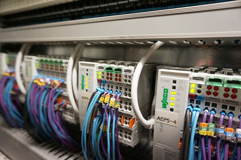 نقش PLC در CNC چیست